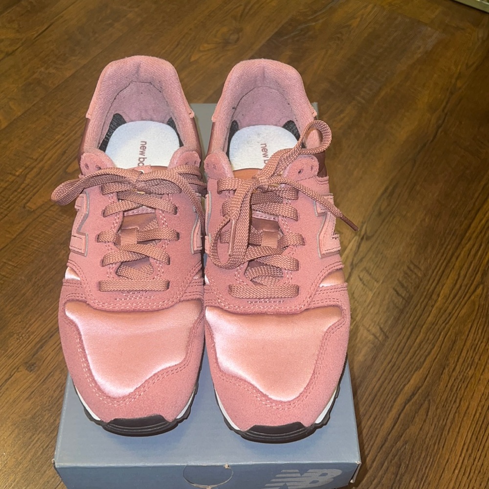 Women’s New Balance WL373PSP, Size 7, Dusty Rose